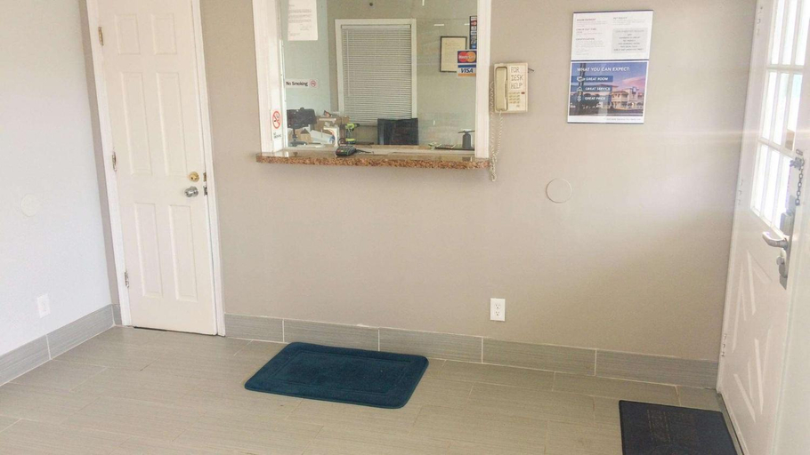 Public Area 3, Motel 6 Newport News, VA - Fort Eustis, Newport News