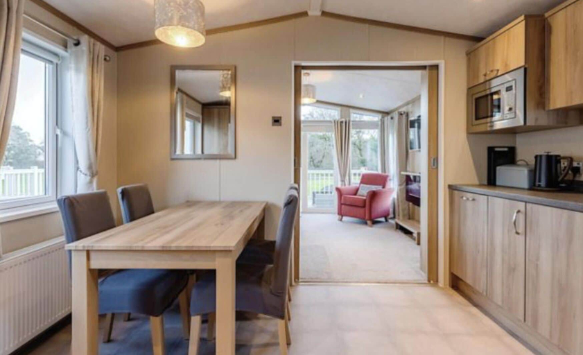 Others 5, Immaculate 2-bed Lodge in Nr Mevagissey, Cornwall