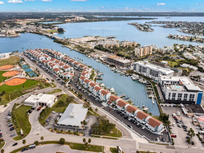 Exterior & Views 2, Madeira Beach Yacht Club 247g, Pinellas