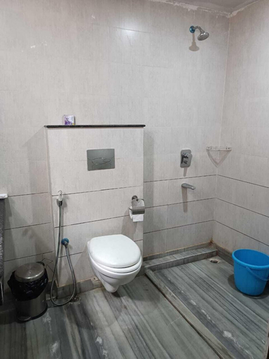 Bathroom 2, Hotel Autumn Crocus, Kamrup Metropolitan