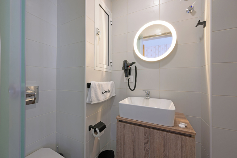 Bathroom 4, COMFY APART HOTEL, Beirut