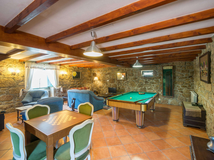 Food & Drinks, Holiday Home in Arcozelo With Terrace, Ponte de Lima