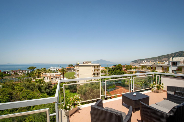 Others 3, 3 Suites View, Napoli