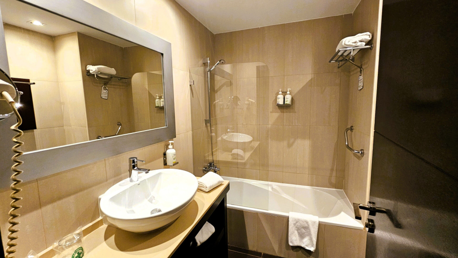 Bathroom 4, Hotel Las Bovedas, Badajoz