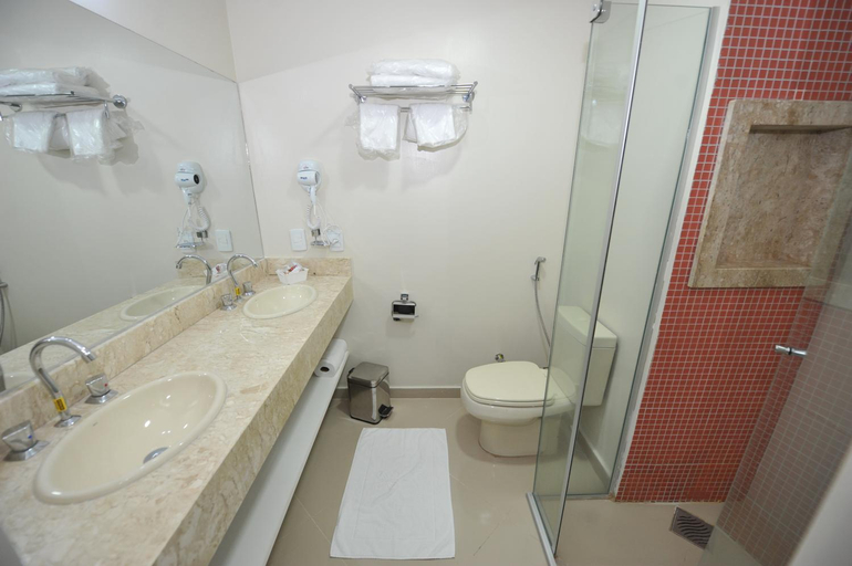 Bathroom 3, Herval Park Hotel, Pedro Juan Caballero