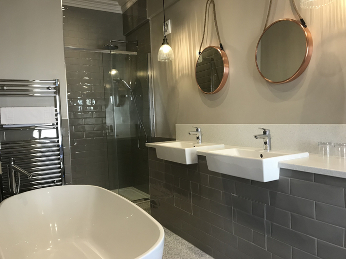 Bathroom 3, The Fleece Hotel, North Yorkshire