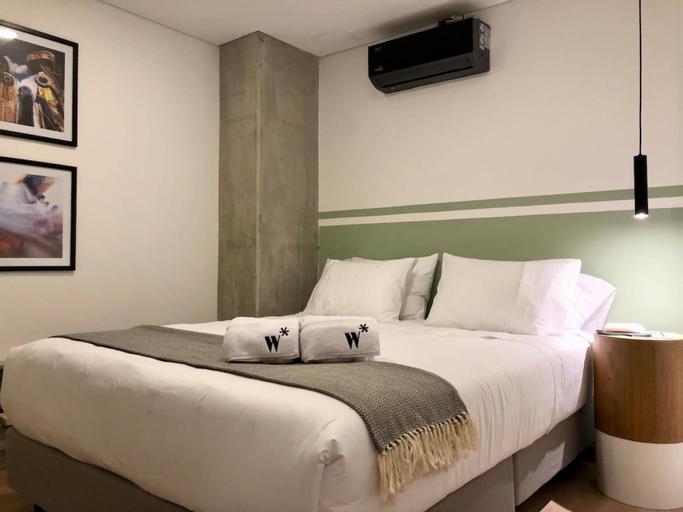 Room 3, w Lovely 3BR w AC in Laureles, Medellín