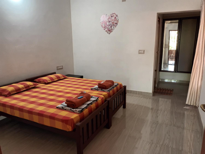 Bedroom 4, Ivorycoast'e, Kannur