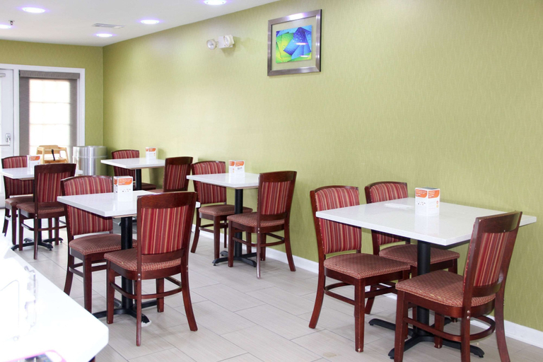 Food & Drinks 5, Quality Inn Albertville US 431, Marshall