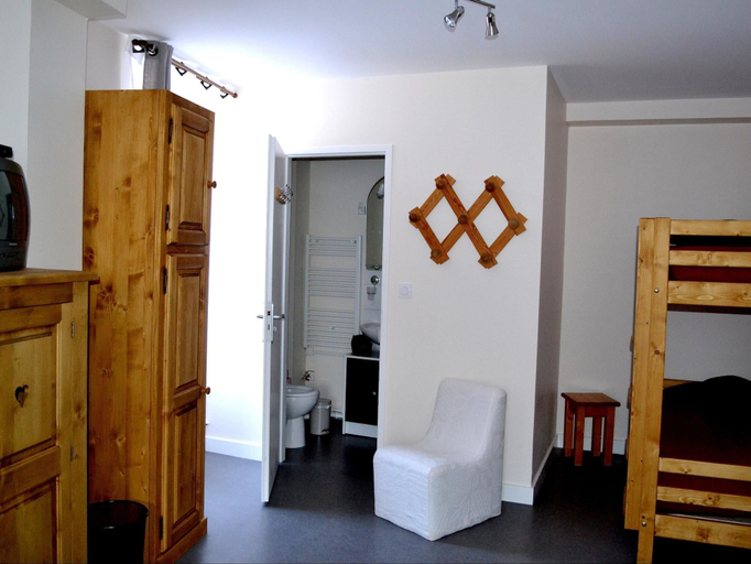 Bedroom 2, Hôtel Les Cimes, Isère