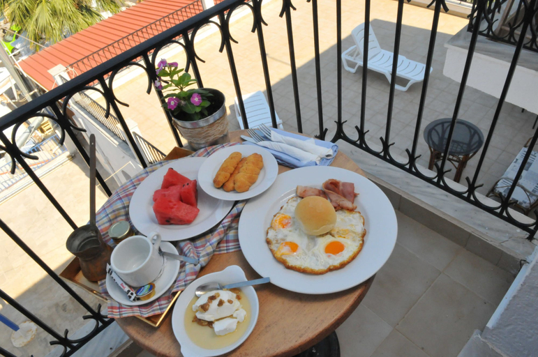 Food & Drinks 5, Vouros Palace, South Aegean