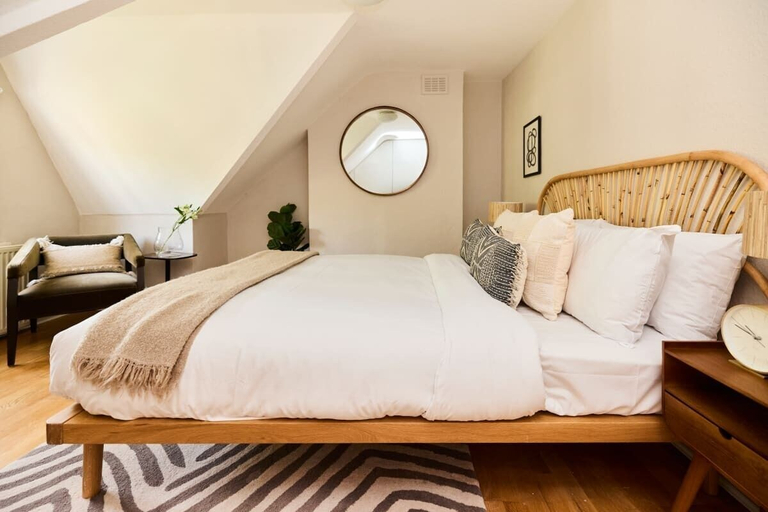 Bedroom 2, The Waterlow Park Wonder - Trendy 2bdr With Study Room and Patio, London