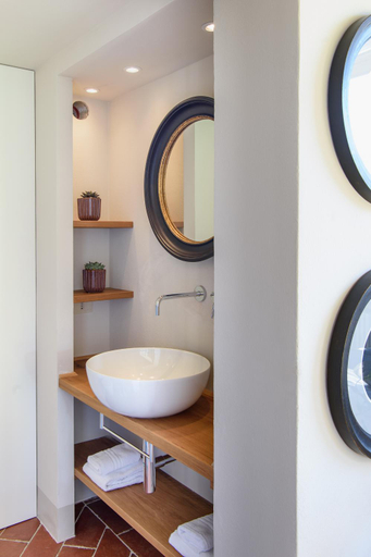 Bathroom 7