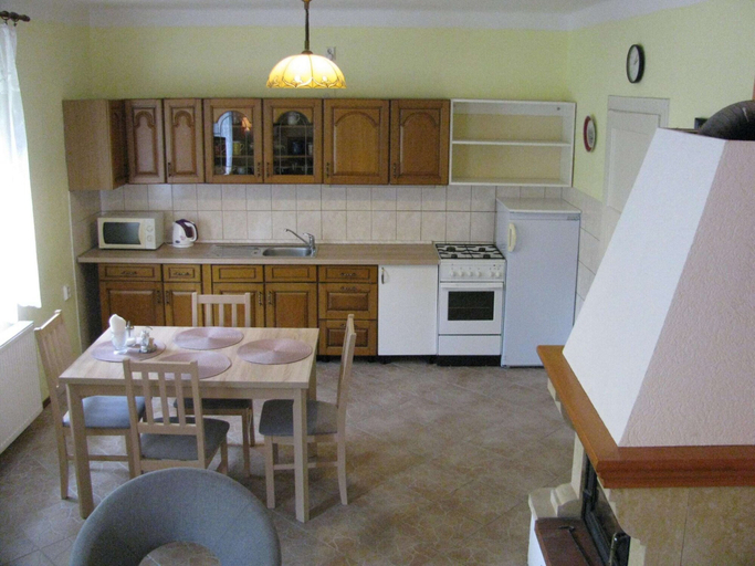 Others 5, Modern Apartment in Carlsbad With Garden, Karlovy Vary