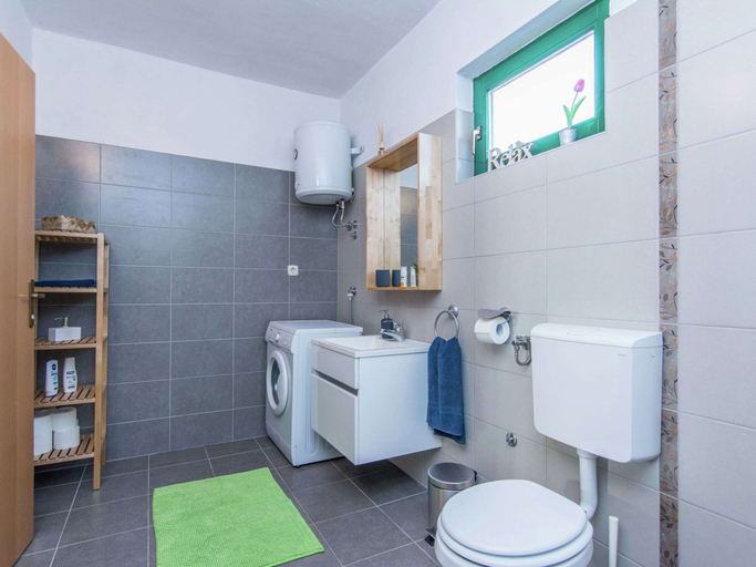 Bathroom 4, Holiday Home in Zemunik Donji With Pool, Zemunik Donji