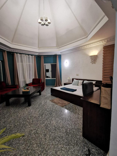 Others 5, L'Address, Cotonou