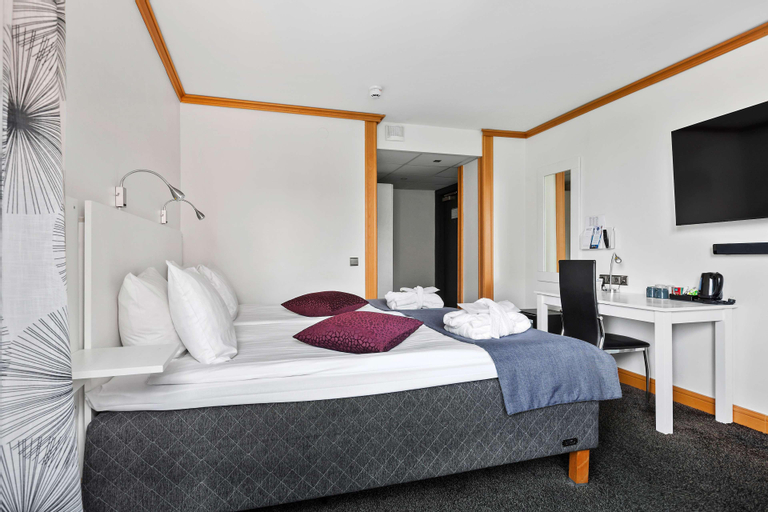 Bedroom 14