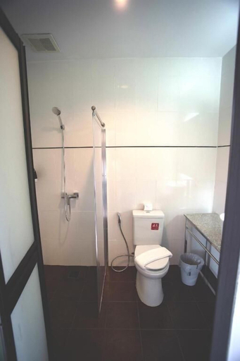 Bathroom 4, TaamJai Resort, Muang Nakhon Phanom