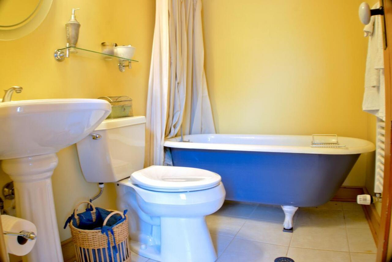 Bathroom 3, Emilyville Inn, Northumberland