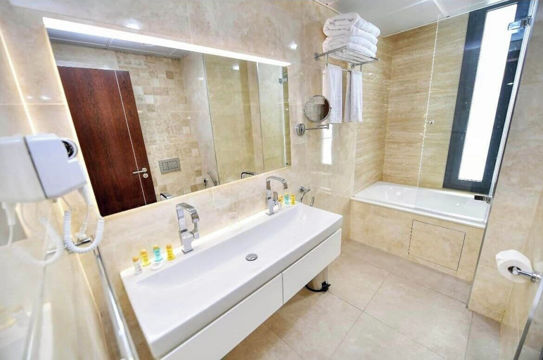 Bathroom 3, Le Palme Hotel Oran, Oran