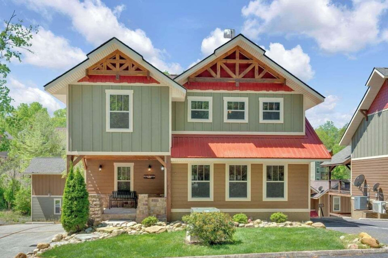 Exterior & Views 2, Splash Mountain Lodge, Sevier