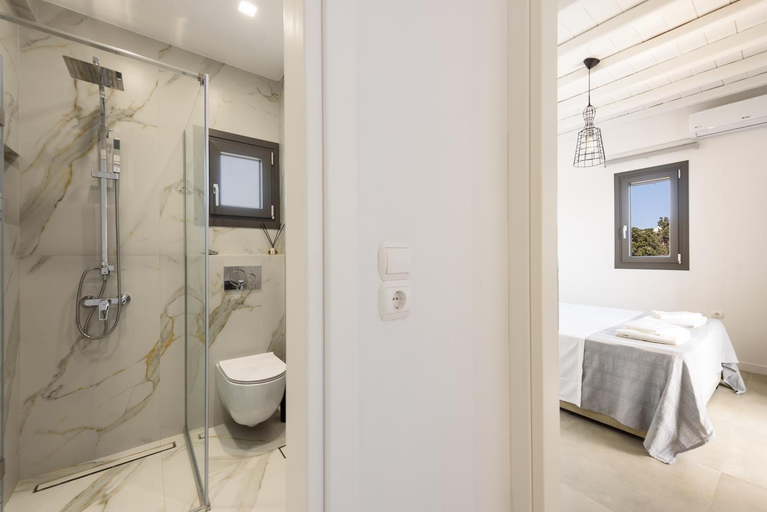 Bathroom 4, Villa Isterni Paros, South Aegean