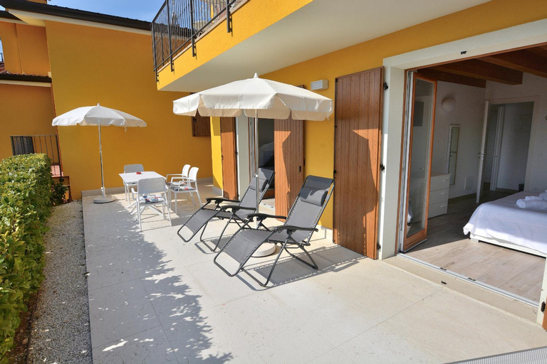 Exterior & Views 5, Red Apartment in Marciaga di Costermano, Verona