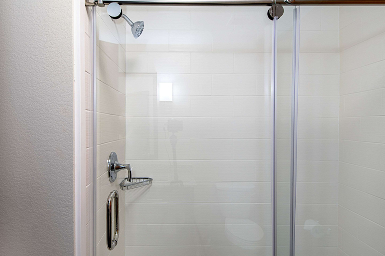 Bathroom 4, Sleep Inn Geismar - Gonzales, Ascension