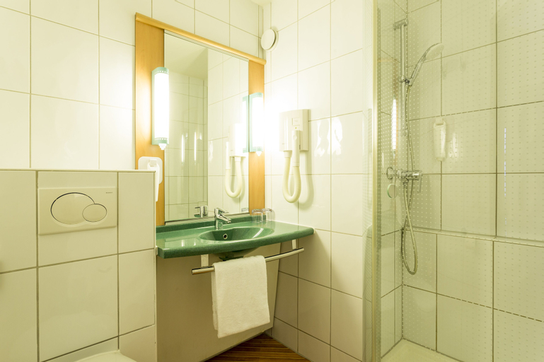 Bedroom 3, B&B Hotel Rothrist Olten, Zofingen