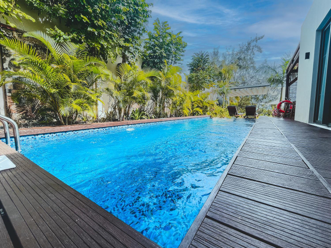 Swimming Pool 21