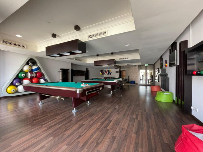 Room 2, Silkhaus Arabian Vibes Souk al Bahar Access Pool, Dubai