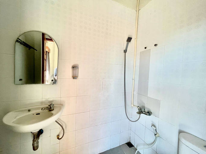 Bathroom 17