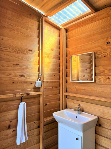Bathroom 2, Parque Da Mina, Monchique