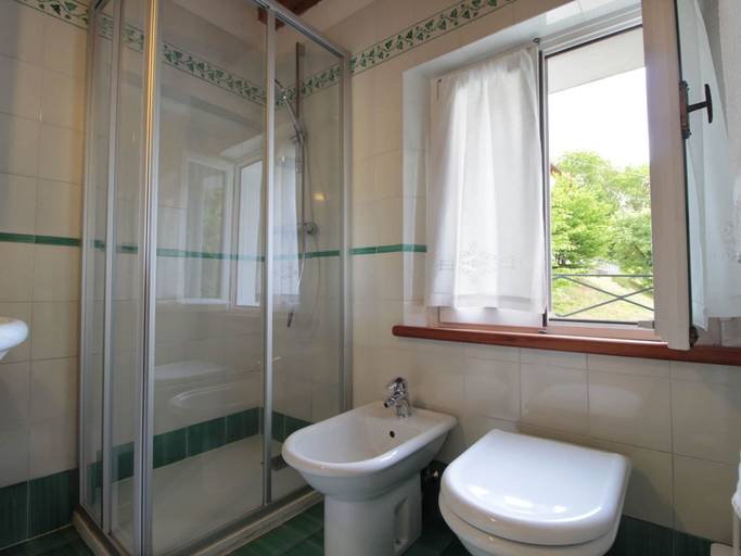 Bathroom, Belvilla by OYO Casetta Delle Rose, Belluno