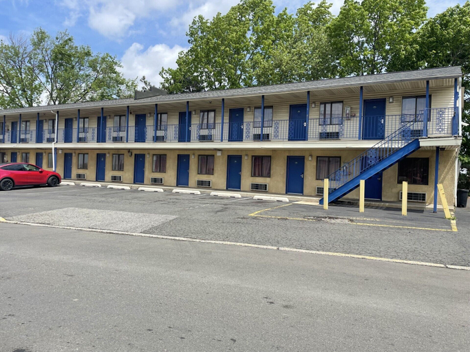Exterior & Views 2, Budget Inn - Elizabeth, NJ, Union