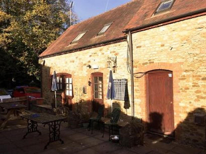 Exterior & Views 2, The Lampet Arms, Oxfordshire