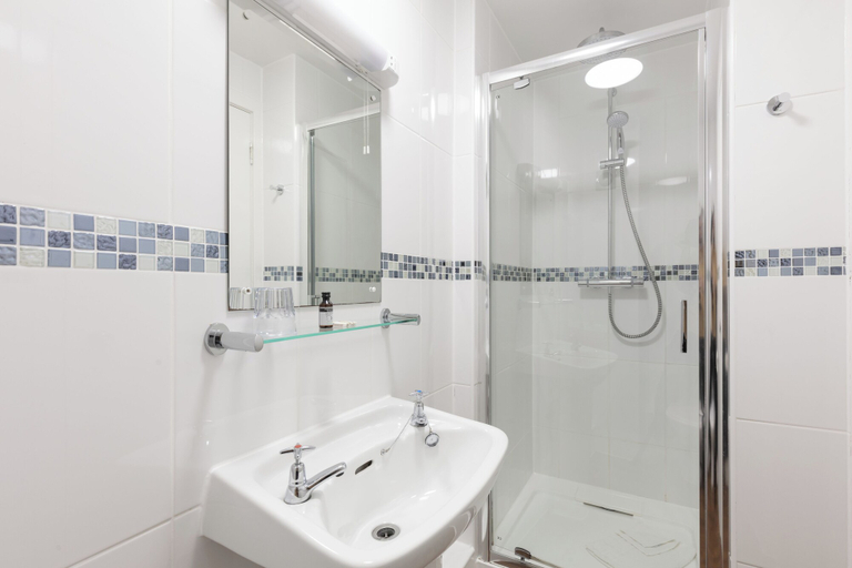 Bathroom 4, Dunollie Hotel, Highland