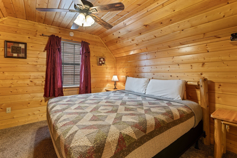 Bedroom 2, Panoramic View 6 Bedroom Cabin by RedAwning, Sevier