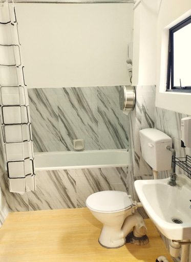 Bathroom 3, Yangyi Ent - Homestay Double Storey House (Melaka), Malacca City