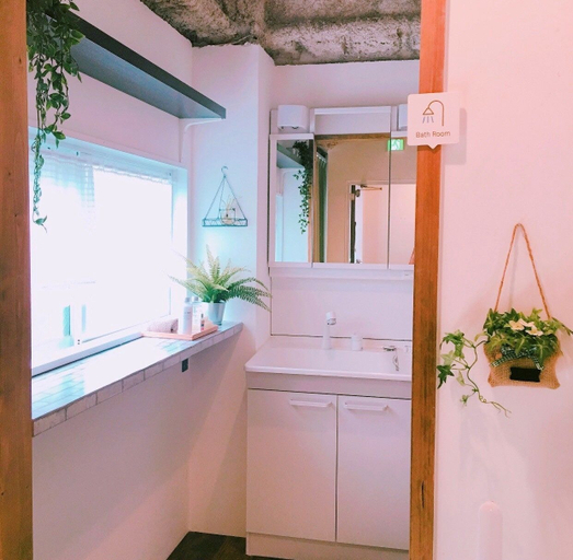Bathroom 3, Osaka guesthouse RELASTAY, Osaka