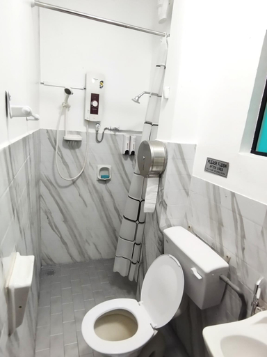 Bathroom, Yangyi Ent - Homestay Double Storey House (Melaka), Malacca City