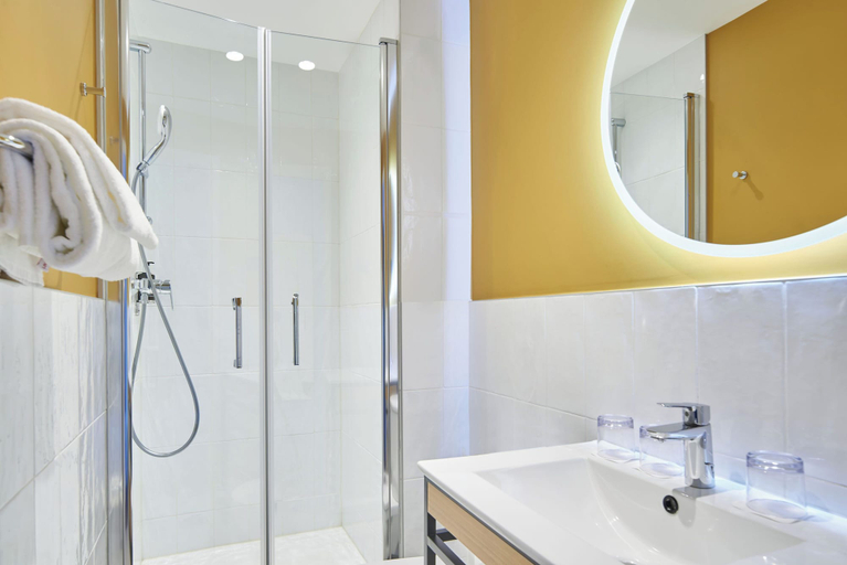 Bathroom 4, Hotel Bordeaux Clemenceau by HappyCulture, Gironde