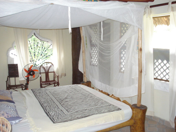 Bedroom 2, Coconut Beach Apartments, Msambweni