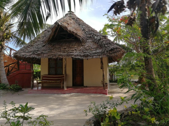 Exterior & Views 2, Mpole Bungalows, Kati