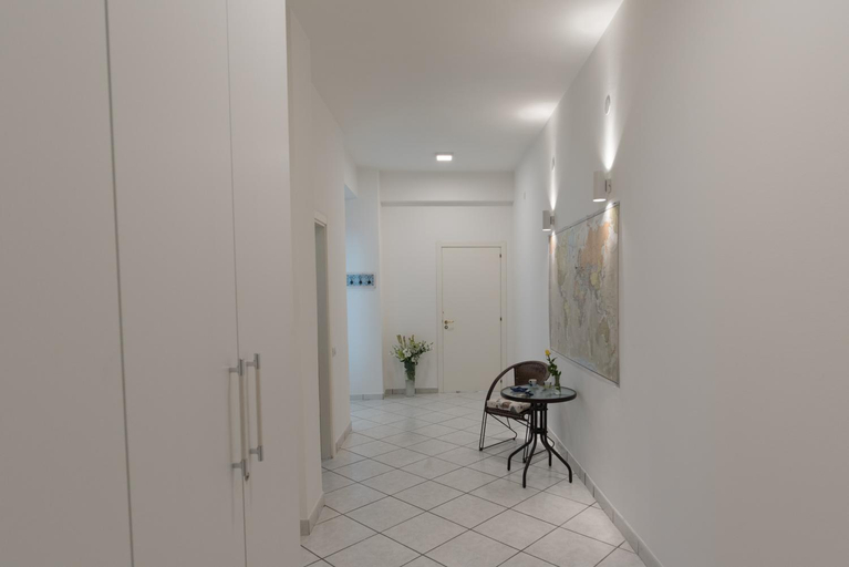 Others 4, Dimore De Luca- Dulce Mare, Salerno