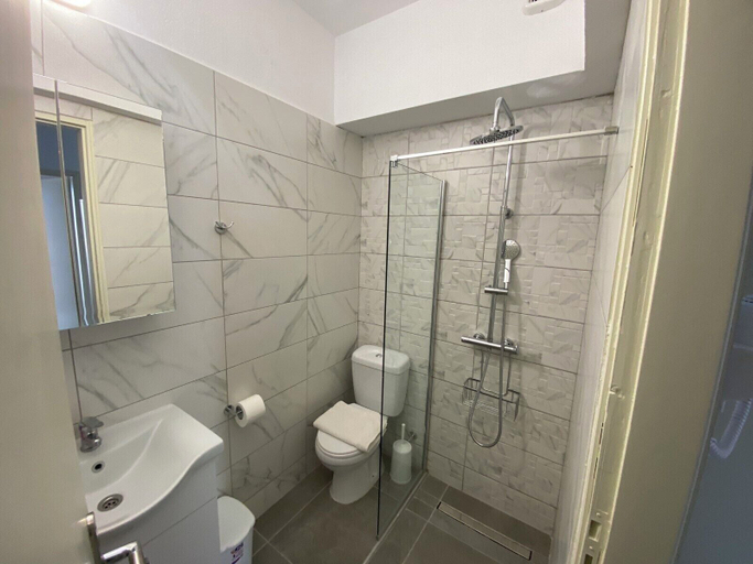Bathroom 3, Kaloxenia Apartments, South Aegean