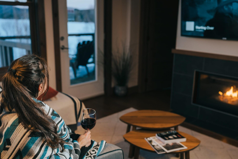 Room 5, Lake Resort Suite Views Amenities, Les Laurentides
