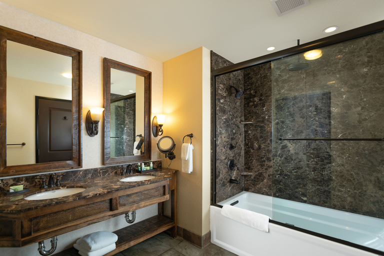 Bathroom 3, Colusa Casino Resort, Colusa
