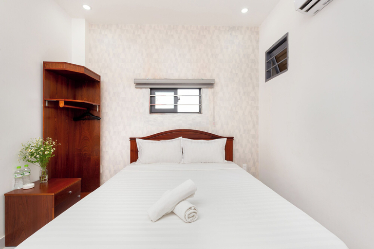 Bedroom 3, Luxury Hotel, District 12