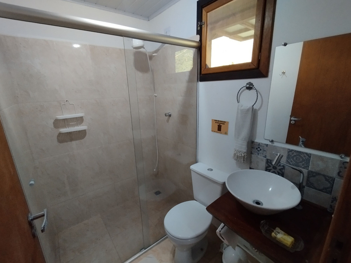 Bathroom 3, Toca do Roka, Socorro